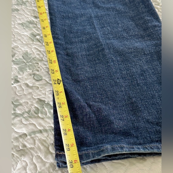 Levi’s Perfectly Slimming Bootcut 512 Jeans - Picture 6 of 13